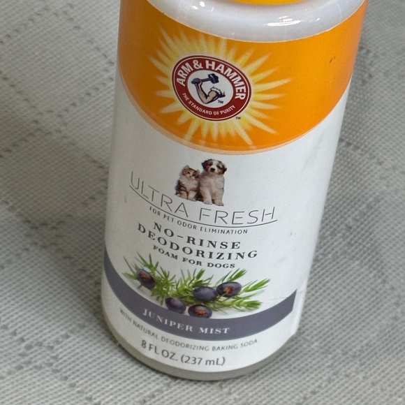 Ultra Fresh Dog No-Rinse Deodorizing Foam for Dogs in Juniper Mint Scent Natural - Picture 4 of 8